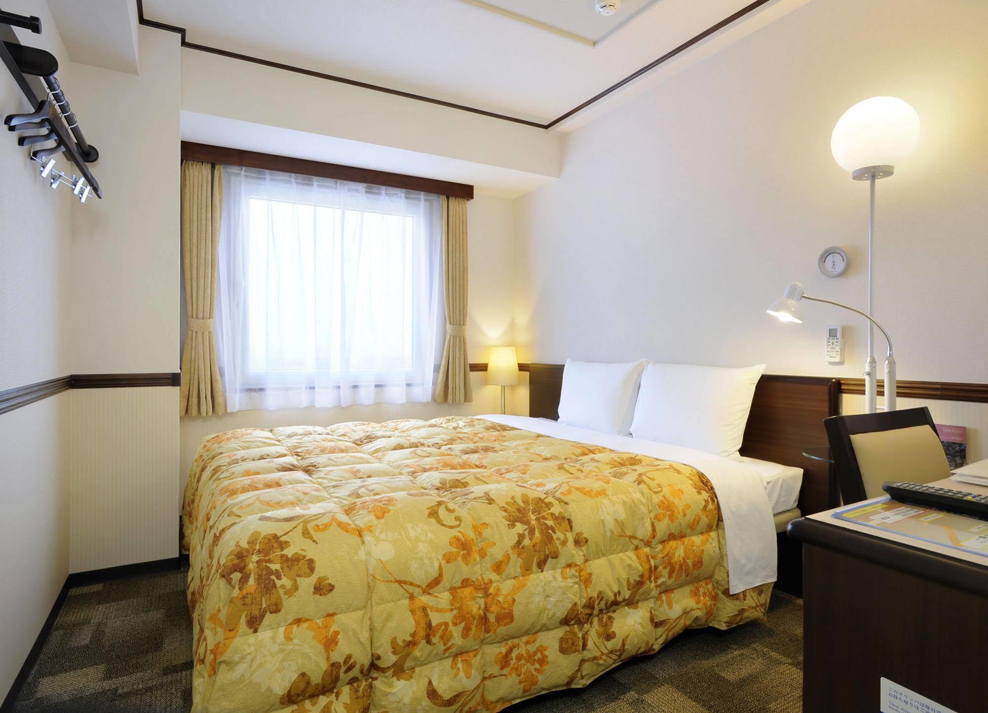 Toyoko Inn Wako-Shi Ekimae Екстер'єр фото